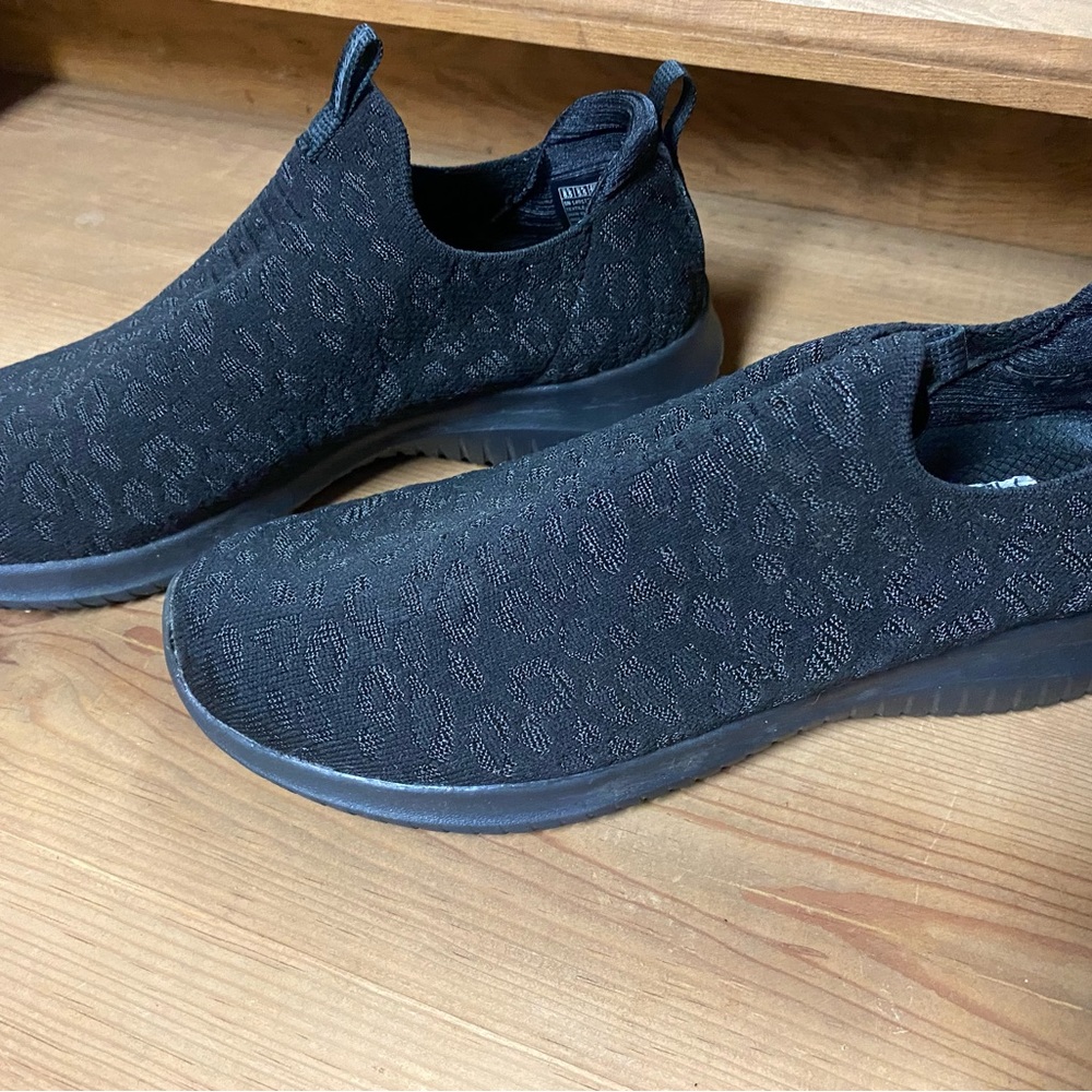Skechers leopard print shoes - Picture 2 of 5